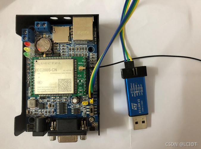 Java Socket服务器如何实现高效通信？-图1
