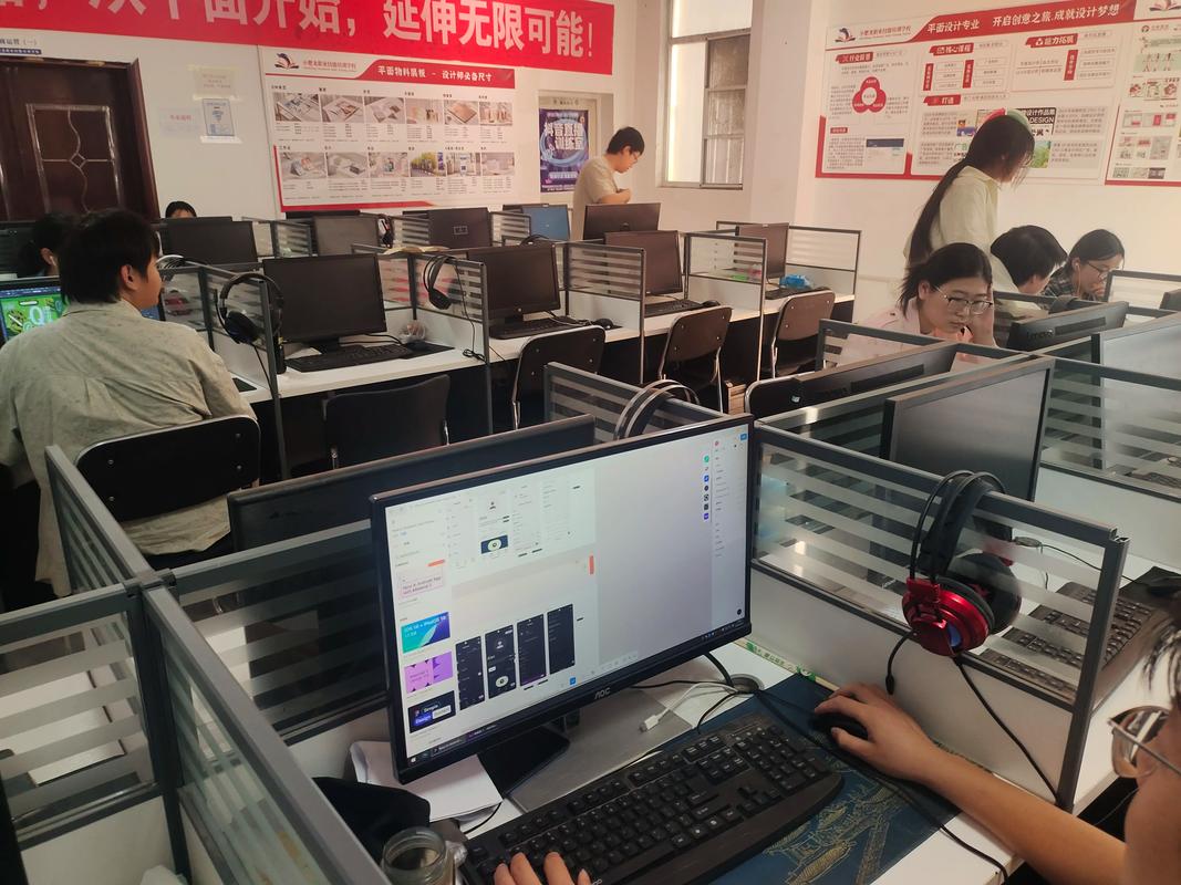 Excel为何总显示正在与服务器联系?-图1 Excel为何总显示正在与服务器联系?-图1