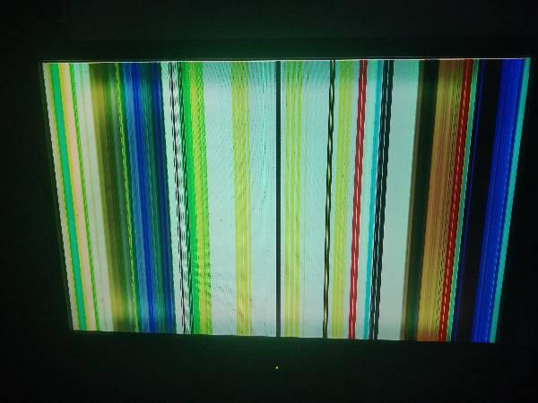 显示器为何出现彩色条纹？-图2