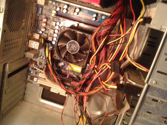 电脑坏了电源会有啥症状？-图2